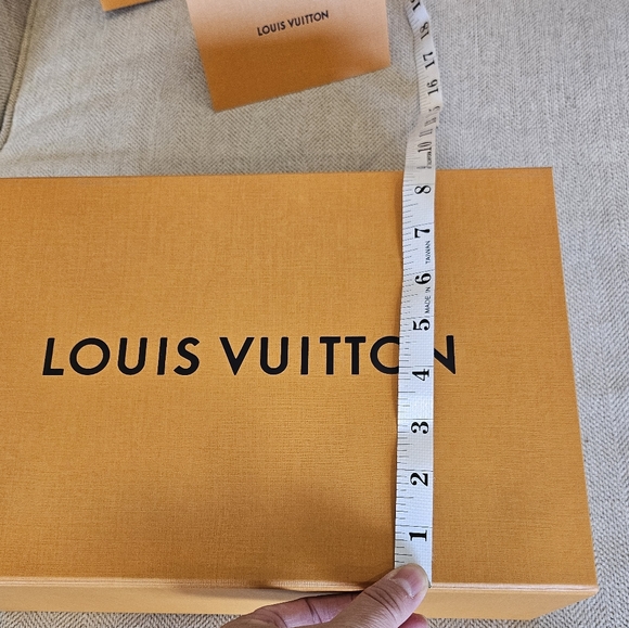 Brand new Louis Vuitton empty gift set - Picture 8 of 16
